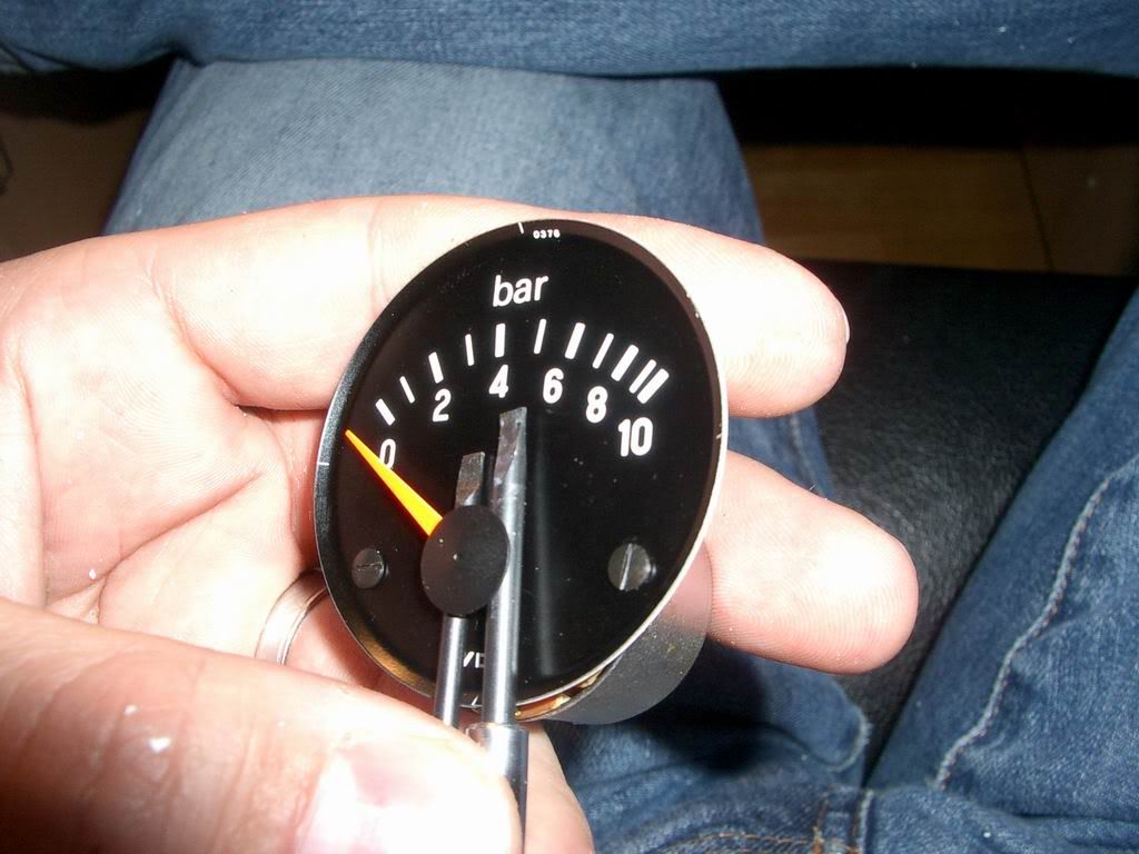 GUIDE How to install white faces and Blue LEDs in VDO gauges VW